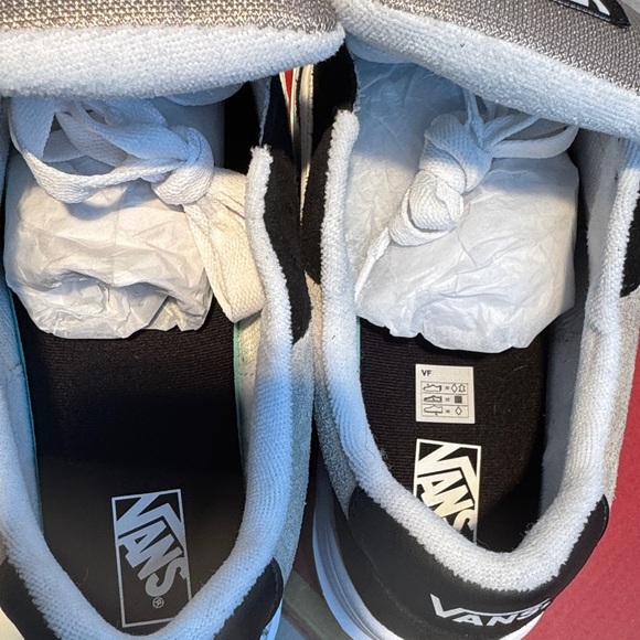 Vans Men's Black and White Sneakers - Picture 8 of 9